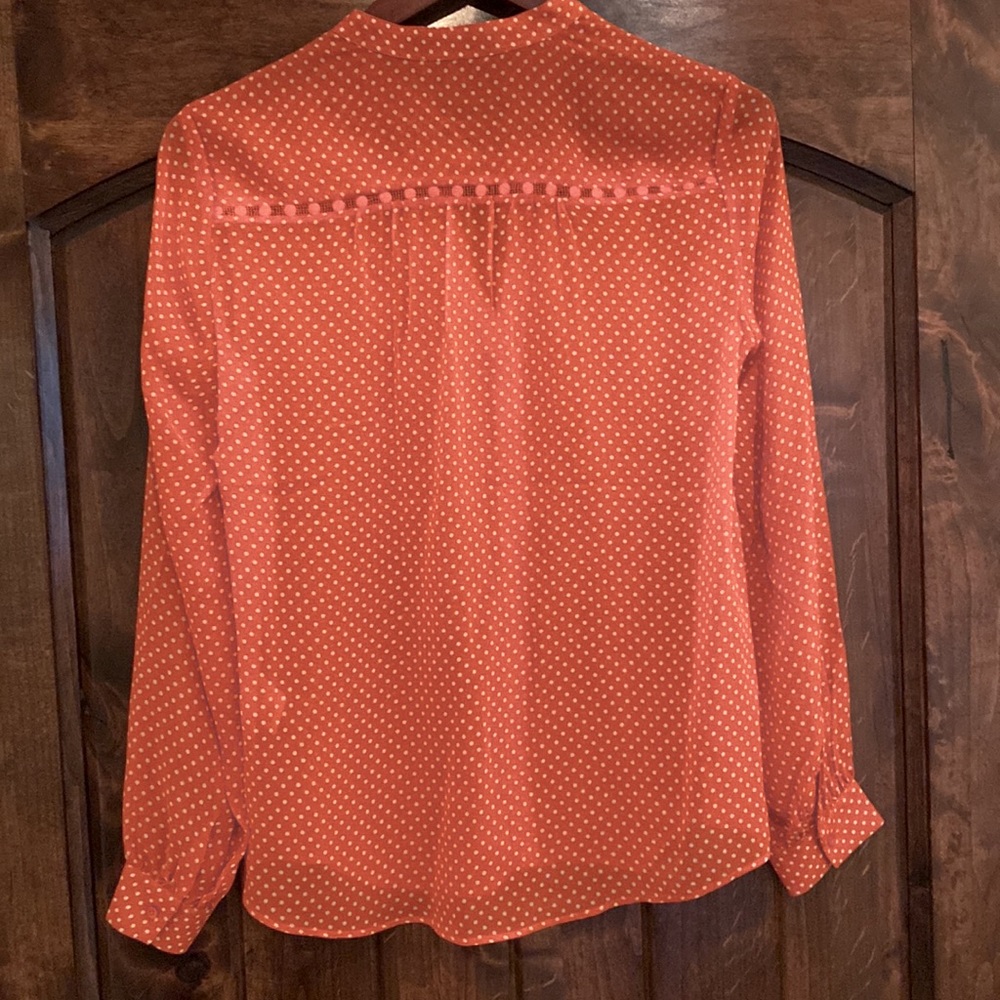 Excellent condition Joie silk top. Size Small. - Picture 3 of 3